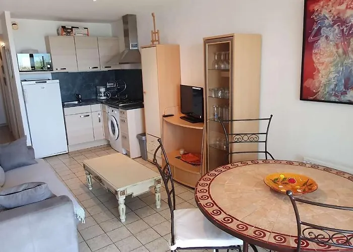 096 - Avec Vue Sur Les Falaises Et La Conque Агд